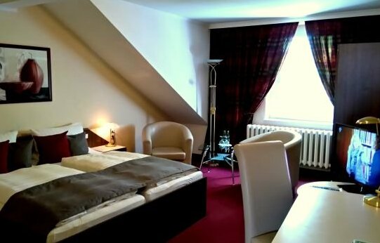 Hotel Weisse Taube Dobeln - Photo2