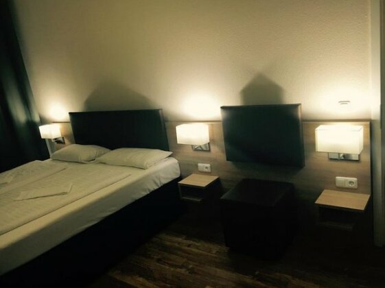 Central Hotel Duisburg - Photo5