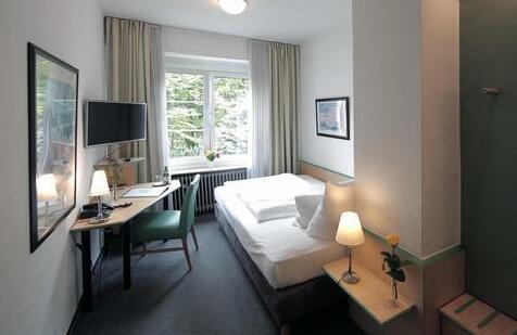 Hotel am Hofgarten Dusseldorf - Photo3