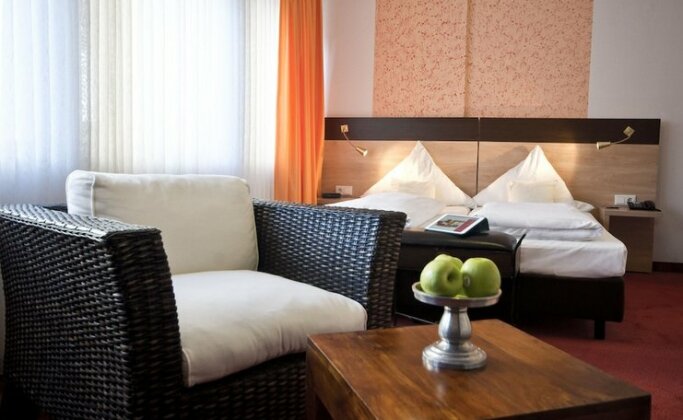 Hotel Cascade Dusseldorf - Photo2