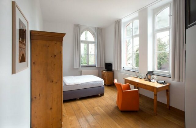 Hotel MutterHaus Dusseldorf - Photo5