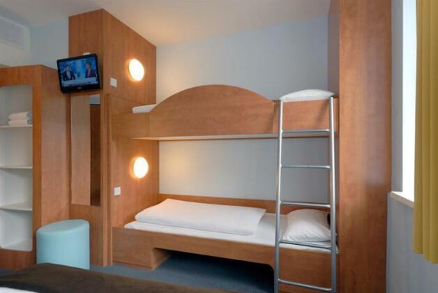 B&B Hotel Erlangen - Photo2