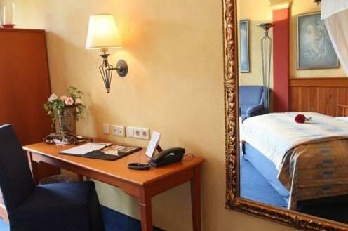 EUT-IN Hotel Alte Strassenmeisterei - Photo4