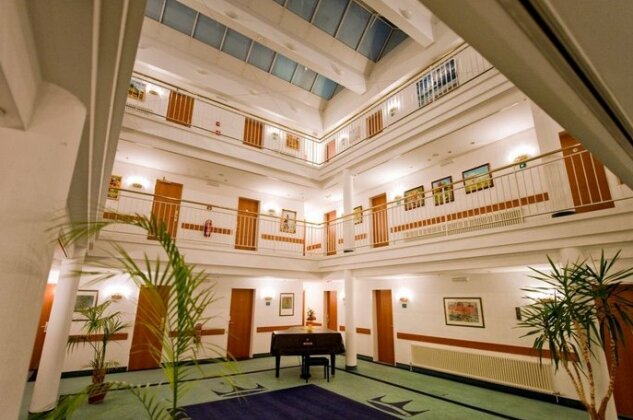 Hotel Kaiserhof Furstenwalde - Photo2