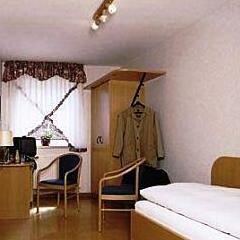Hotel zur Linde Gadheim - Photo3