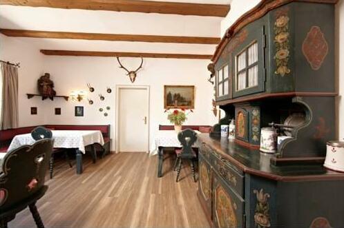 Hilleprandt - Adults Only - Photo5