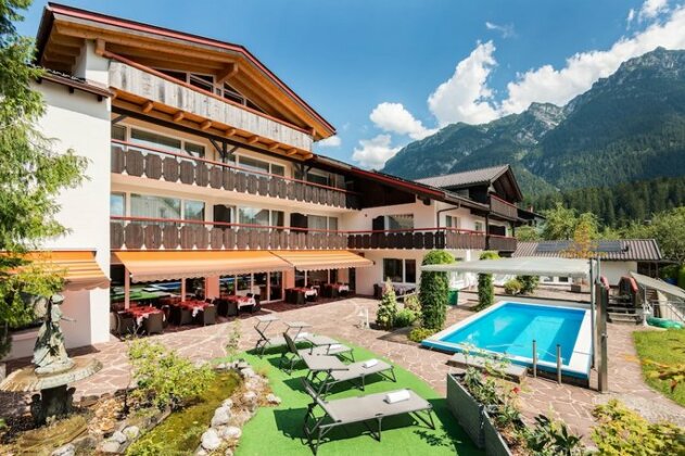 Hotel Rheinischer Hof Garmisch-Partenkirchen - Photo2