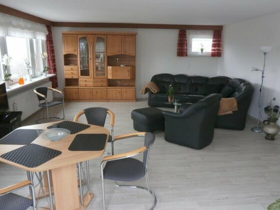 Penthouse Fliege - Photo4