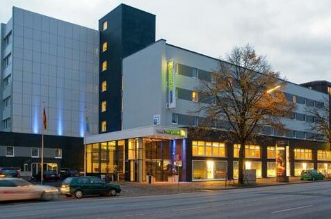 Holiday Inn Express Hamburg City Centre - Photo2