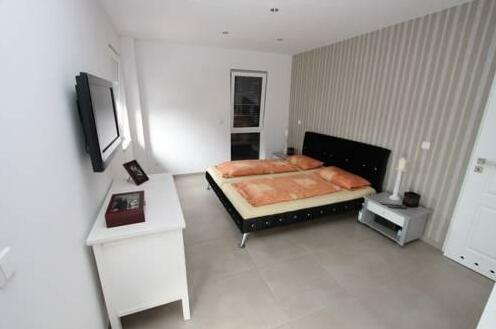 CONZEPTplus Private Houses Hannover - room agency - Photo4