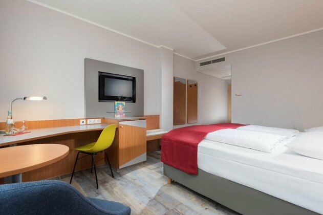 Ramada by Wyndham Hannover - Photo3