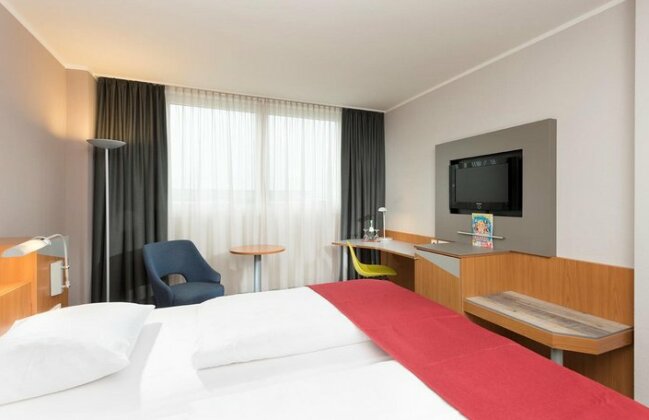 Ramada by Wyndham Hannover - Photo4