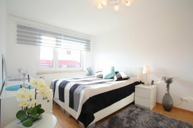 Rent-a-Stay Apartments Near Exhibition Centre - Photo2