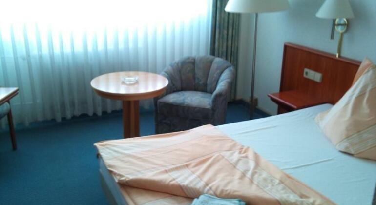 Hotel Trias Karsdorf - Photo2