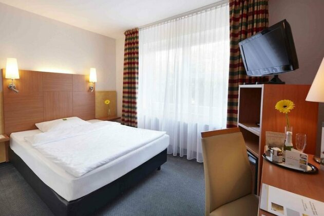 GHOTEL hotel & living Kiel - Photo5
