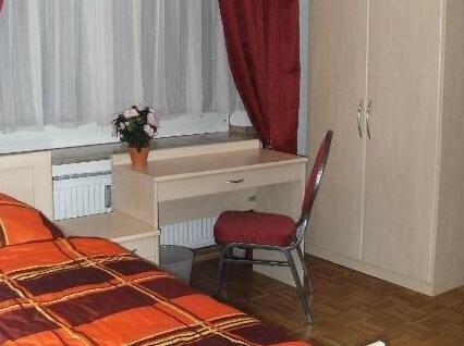 Hotel Privatzimmer Laatzen - Photo2