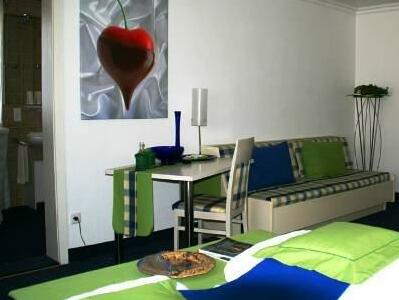 Karr Hotel-Restaurant - Photo3