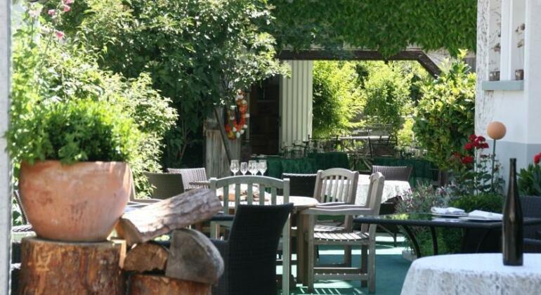 Karr Hotel-Restaurant - Photo5