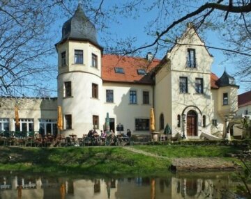 Hotel And Restaurant Parkschlosschen Maasdorf Brandenburg