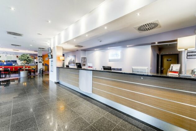 Holiday Inn Express Frankfurt Airport - Photo4