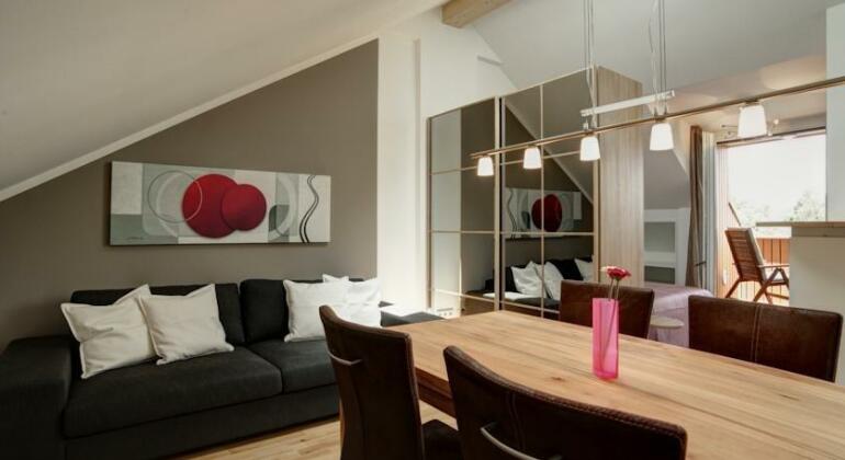 Paleo Finest Serviced Apartments - Photo4
