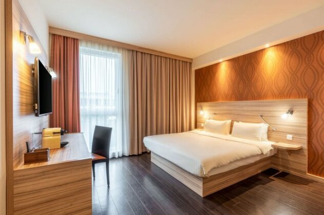 Star Inn Hotel Premium Munchen Domagkstrasse by Quality - Photo5
