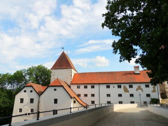 Gastehaus Malzerei auf Schloss Neuburg am Inn