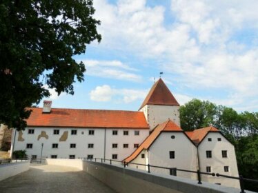 Gastehaus Malzerei auf Schloss Neuburg am Inn