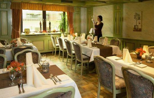 Hotel Restaurant Zum Adler - Photo4