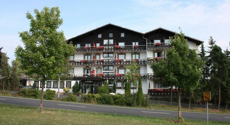 Hotel Rhonhof Oberleichtersbach - Photo2