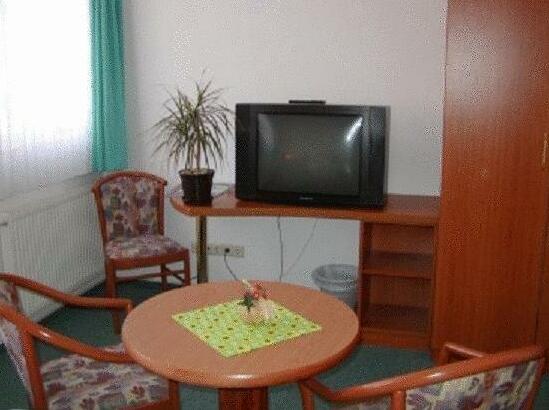 Hotel Zum Goldenen Lowen Peitz - Photo4