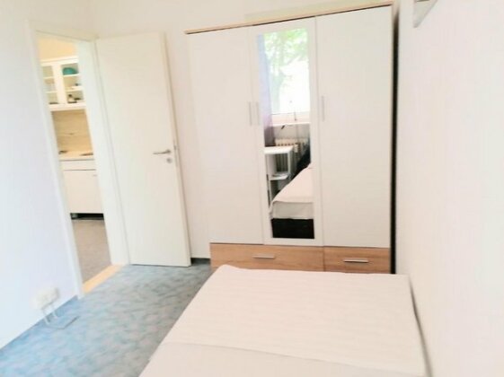 Private Soutrrian Apartment in Opel City near Airport Frankfurt - Photo4