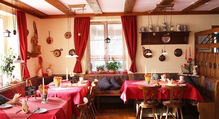Landgasthof Lowen Sasbach - Photo4