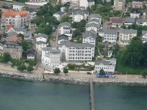 Strandhotel Sassnitz Rugen - Photo2