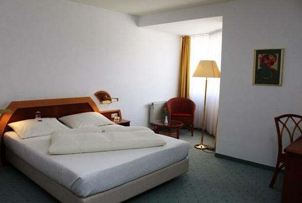 Jean-Paul Hotel - Photo4