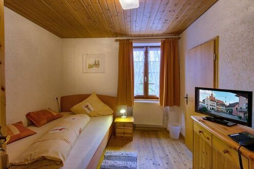 Guest Room In Staufen Im Breisgau 9587 1 Br Home By Redawning - Photo3