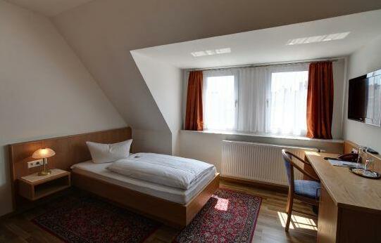 Hotel Garni am Romerplatz - Photo2