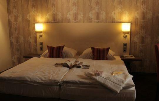 Romantisches Hotel Menzhausen - Photo2