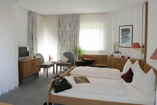 Hotel- Restaurant Zum Schwan Waldfischbach-Burgalben - Photo4