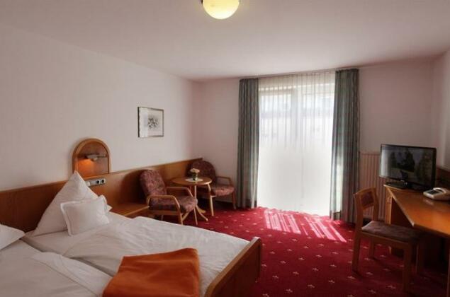 Hotel & Gasthaus Lowen - Photo3