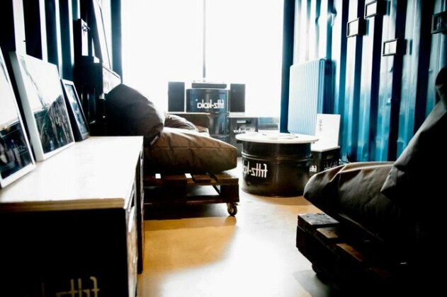 DOCK INN Hostel Warnemunde - Photo3