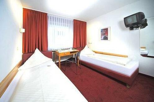 Central Hotel Garni - Photo5