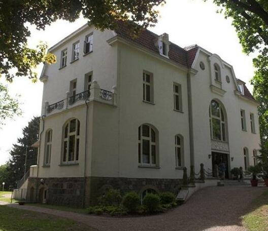 Pension Schloss Drosedow Wustrow
