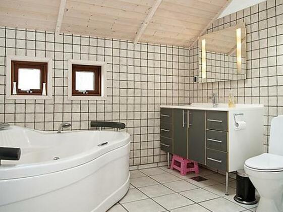 Four-Bedroom Holiday home in Aabenraa 2 - Photo2