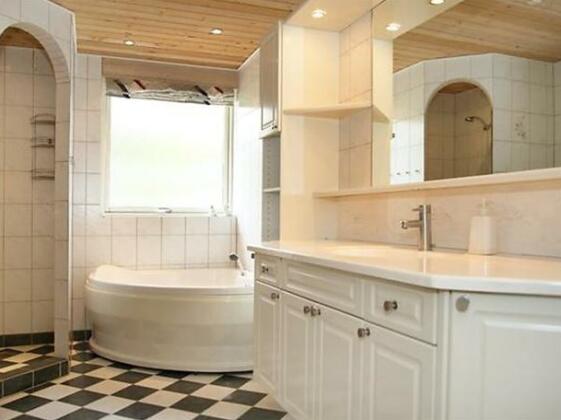 Six-Bedroom Holiday home in Orsted 2 - Photo3