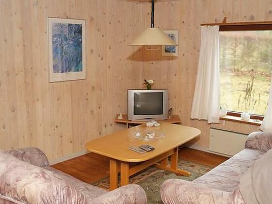 Three-Bedroom Holiday home in Allingabro 5 - Photo4
