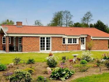 Three-Bedroom Holiday home in Orsted 9