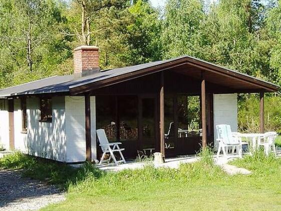 Two-Bedroom Holiday home in Allingabro 1