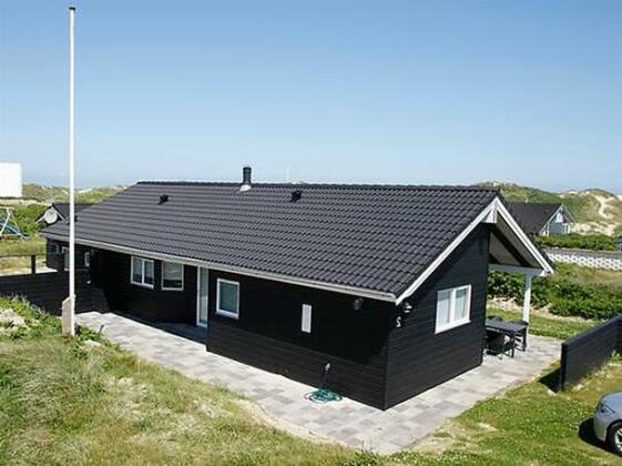 Three-Bedroom Holiday home in Blokhus 13