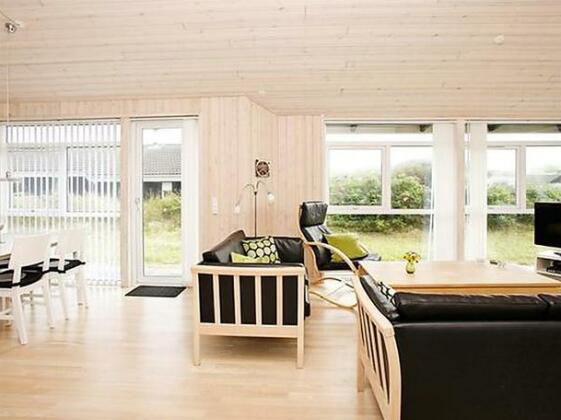 Three-Bedroom Holiday home in Blokhus 13 - Photo3